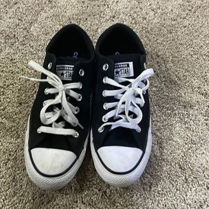 Like new Women’s converse shoes